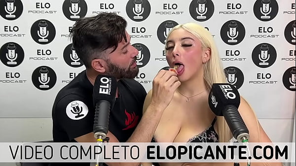 LORE SOFIA CUENTA COMO LE GUSTA QUE LE CHUPEN LAS TETAS