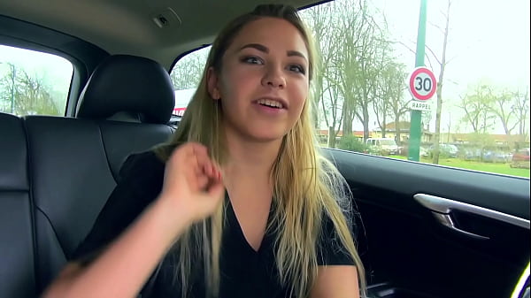 Il baise une jeune etudiante Russe