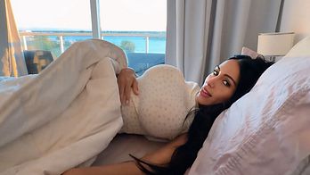Curvy Stepsis Walks Into My Room While I’m In Bed… – Lana Myres
