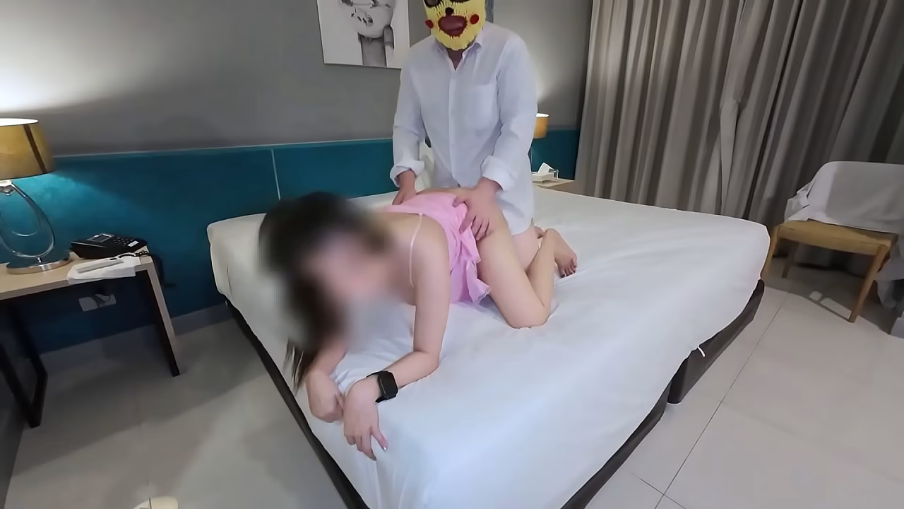 Niniw, a beautiful prostitute, is taking on a really hot job. She absolutely has to get cummed inside.